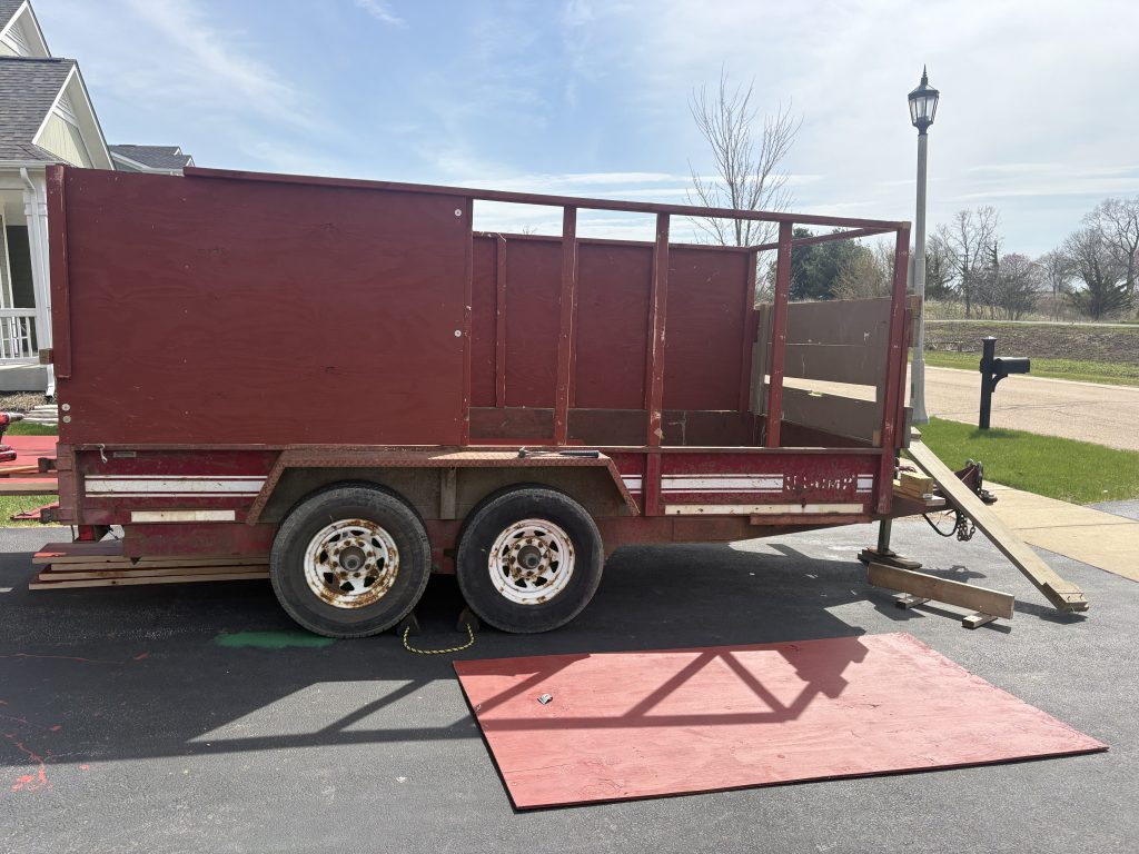 Junk removal crew serving North Aurora, IL